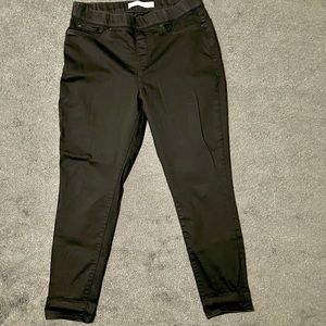 Black Pull-On Signature Levi Strauss jeans/Jeggings